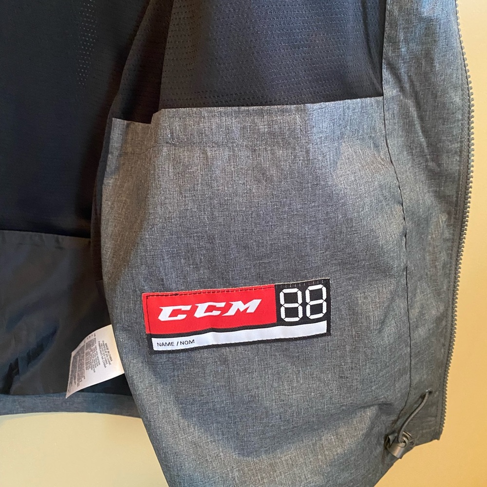 CCM Lightweight Rink Jacket - Picture 4 of 5